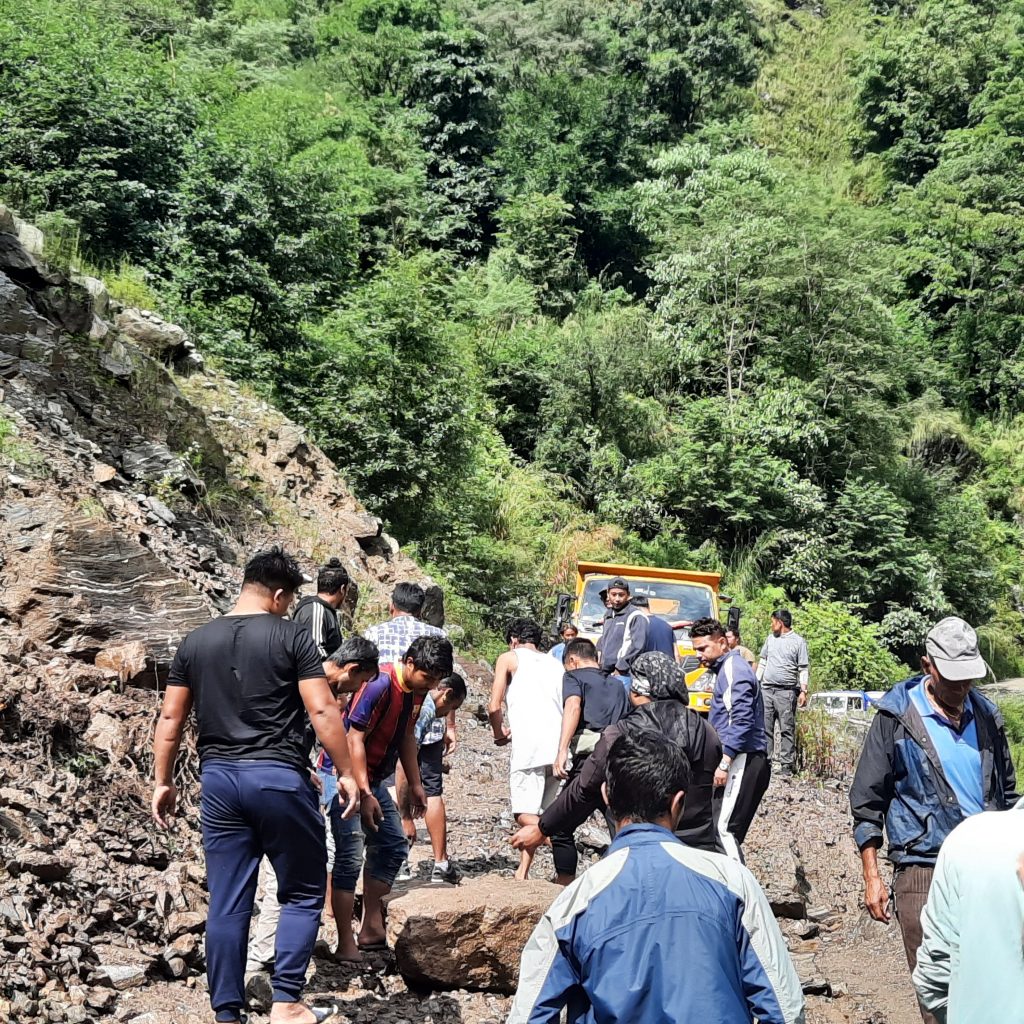 EC8C053A-15F5-4FF3-921D-0F3B991C1C08