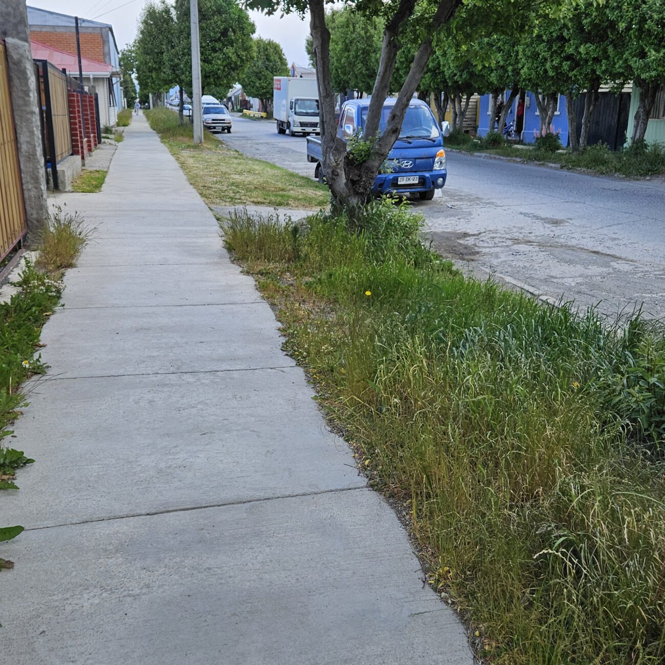 Calm streets in parallel to main streets