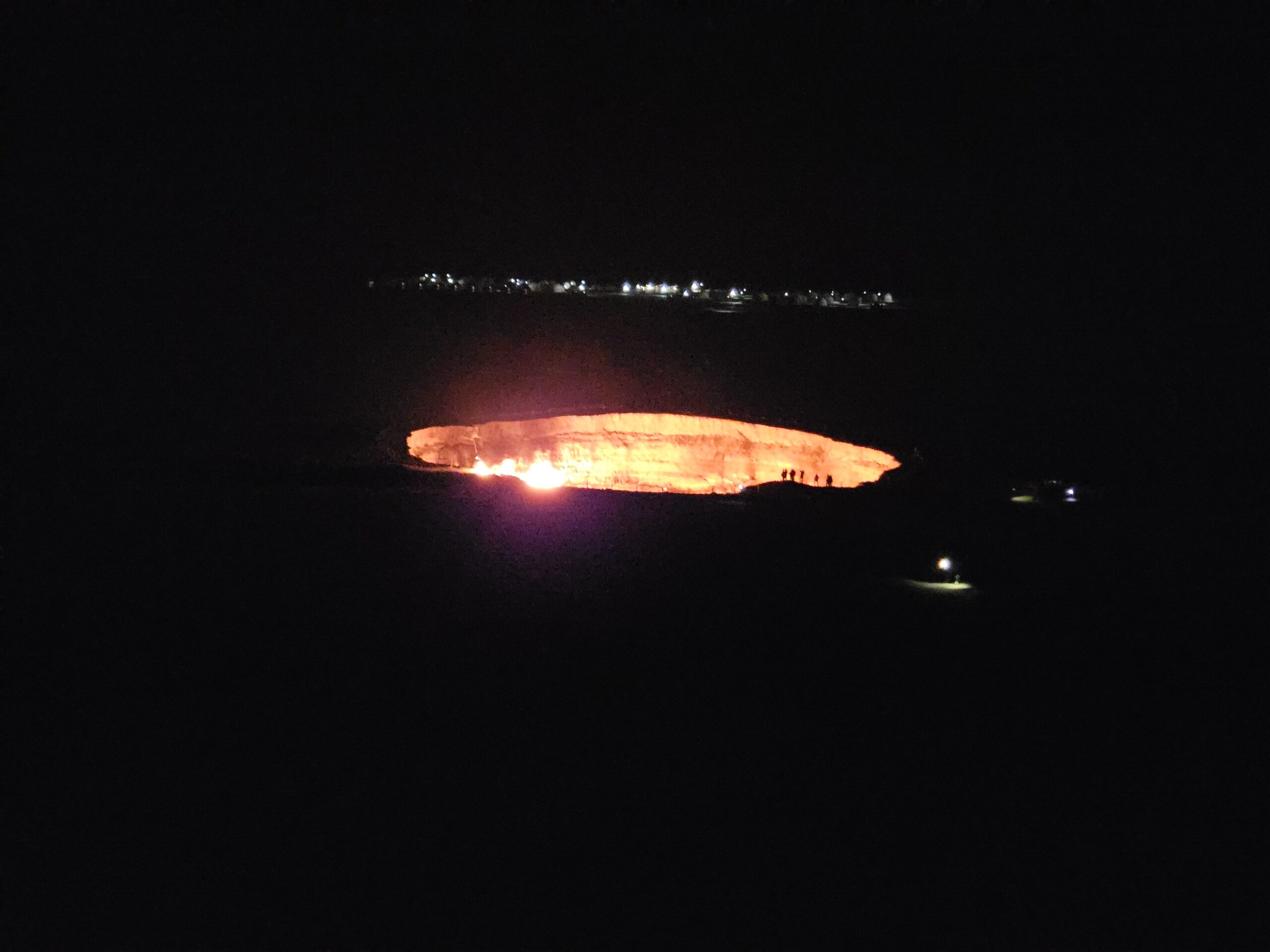 Darvaza Gaskrater bei Nacht