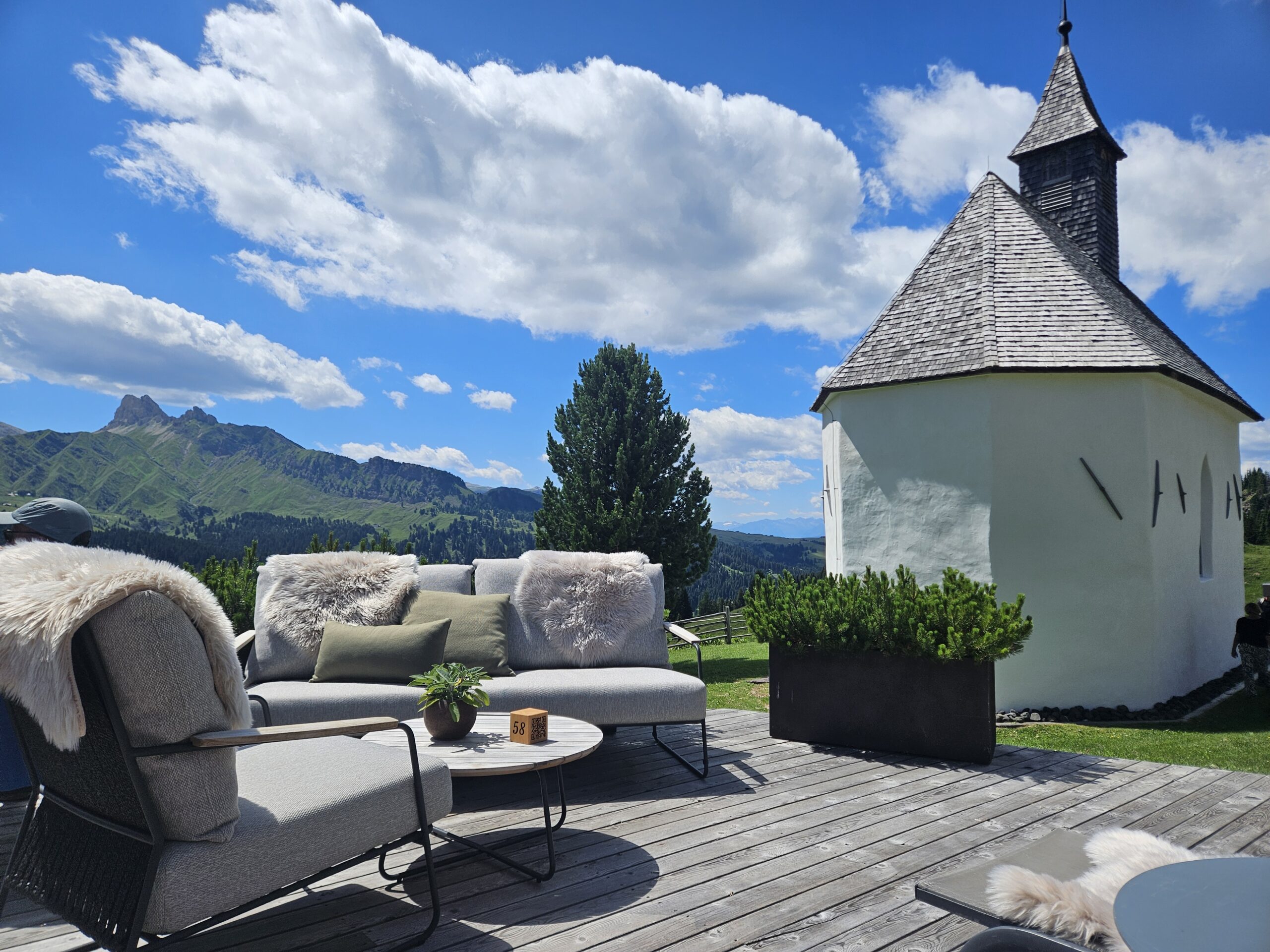 Zallinger Dolomiten - Hotel-Terasse